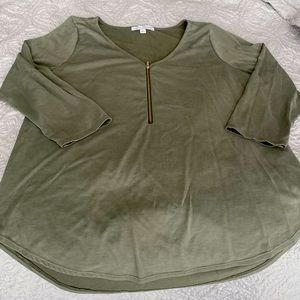 Green Envelope Women’s microfiber shirt size large